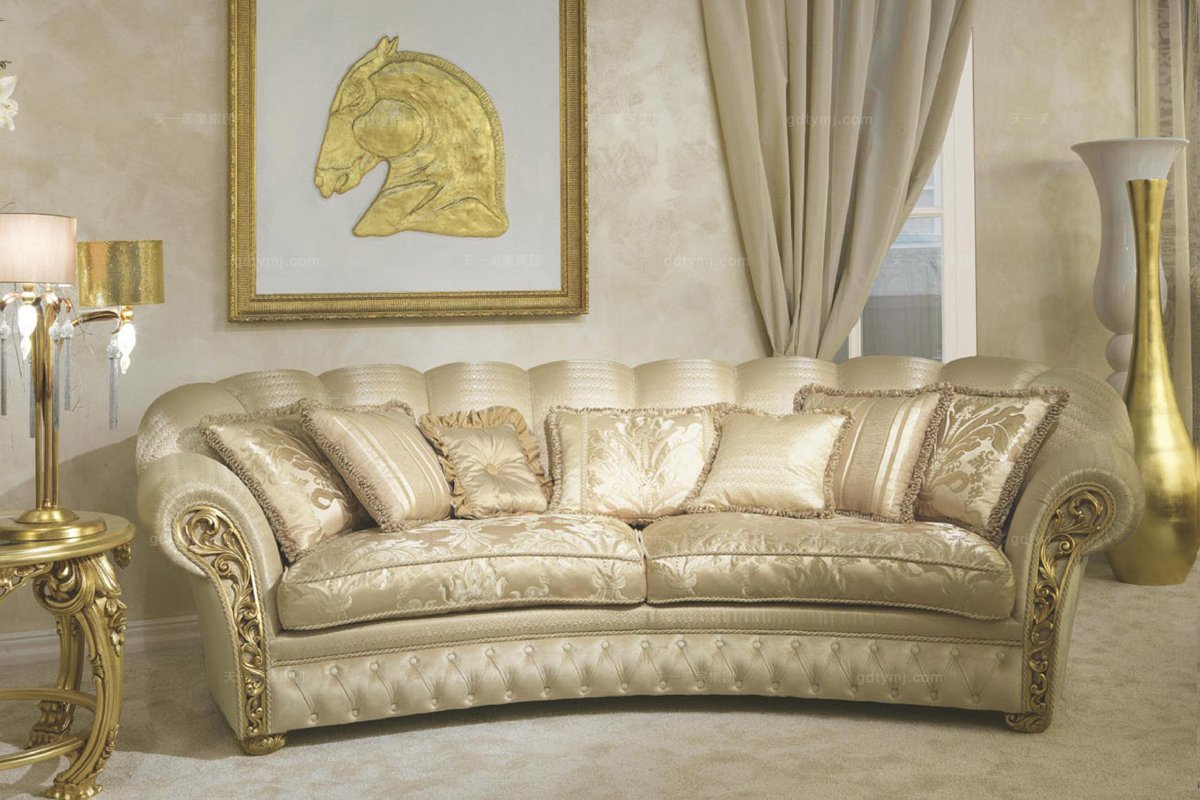 Pigoli 皮溝里歐式布藝拉扣金色雕花休閑沙發