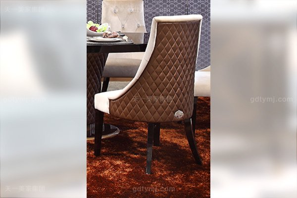 高端輕奢后現代風格客廳家具黑亮黑檀木皮餐桌+親膚絨布餐椅餐椅