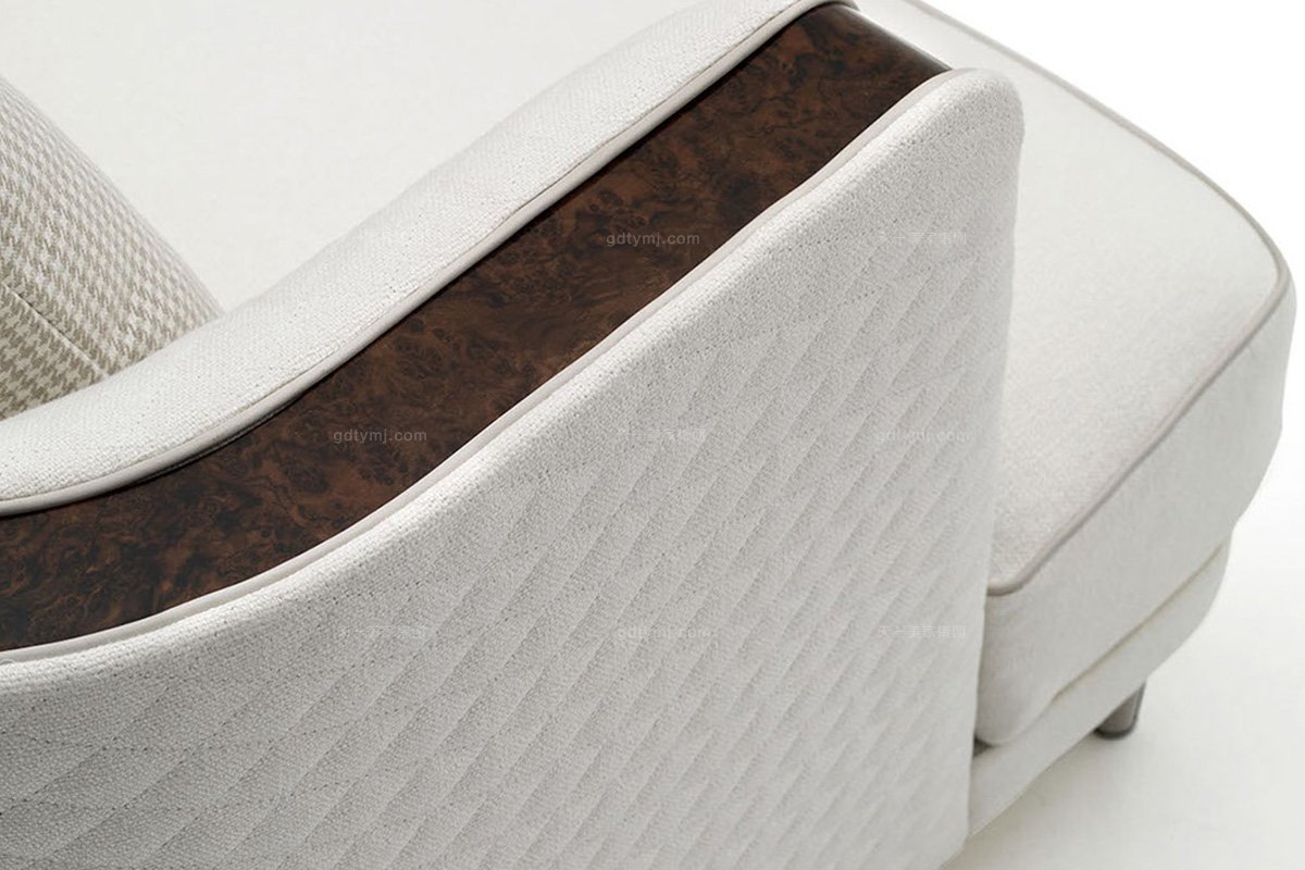 高端奢華別墅豪宅家具品牌客廳米色三人位布藝沙發(fā)細節(jié)