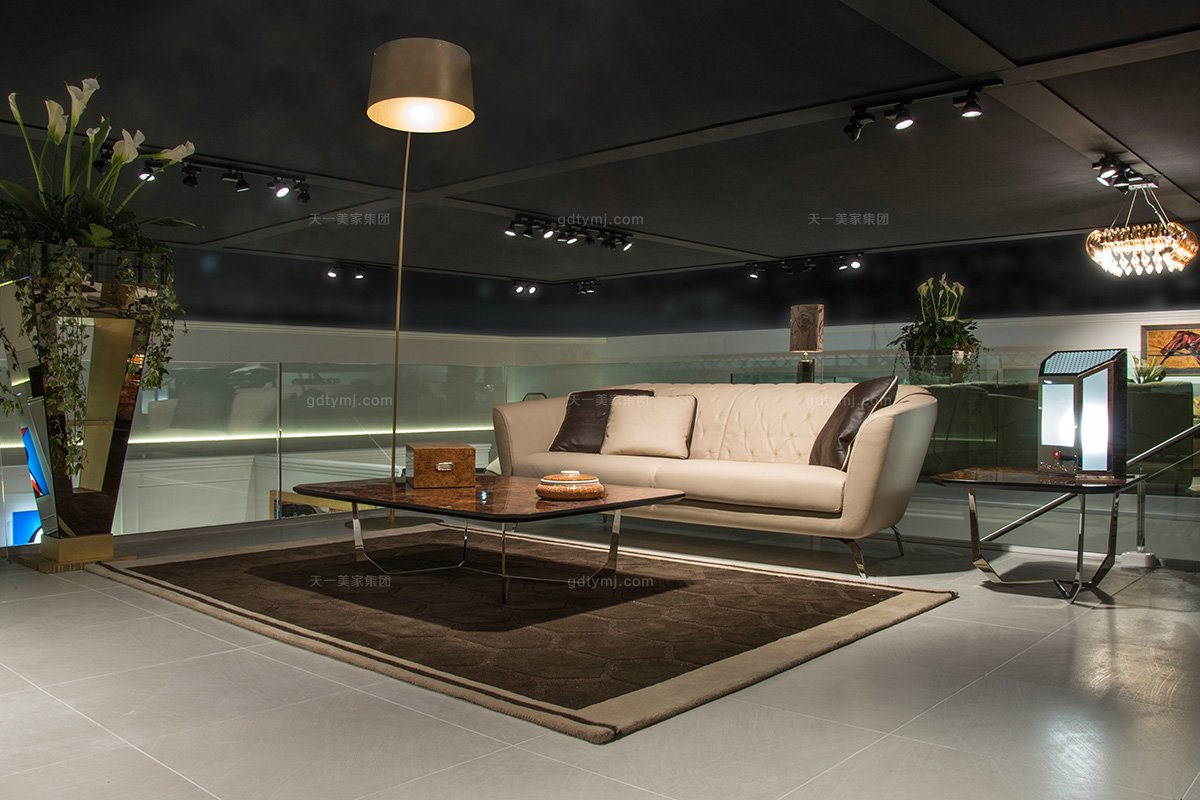 世界名貴奢華豪宅家具品牌蘭博基尼時尚現代米黃色真皮沙發