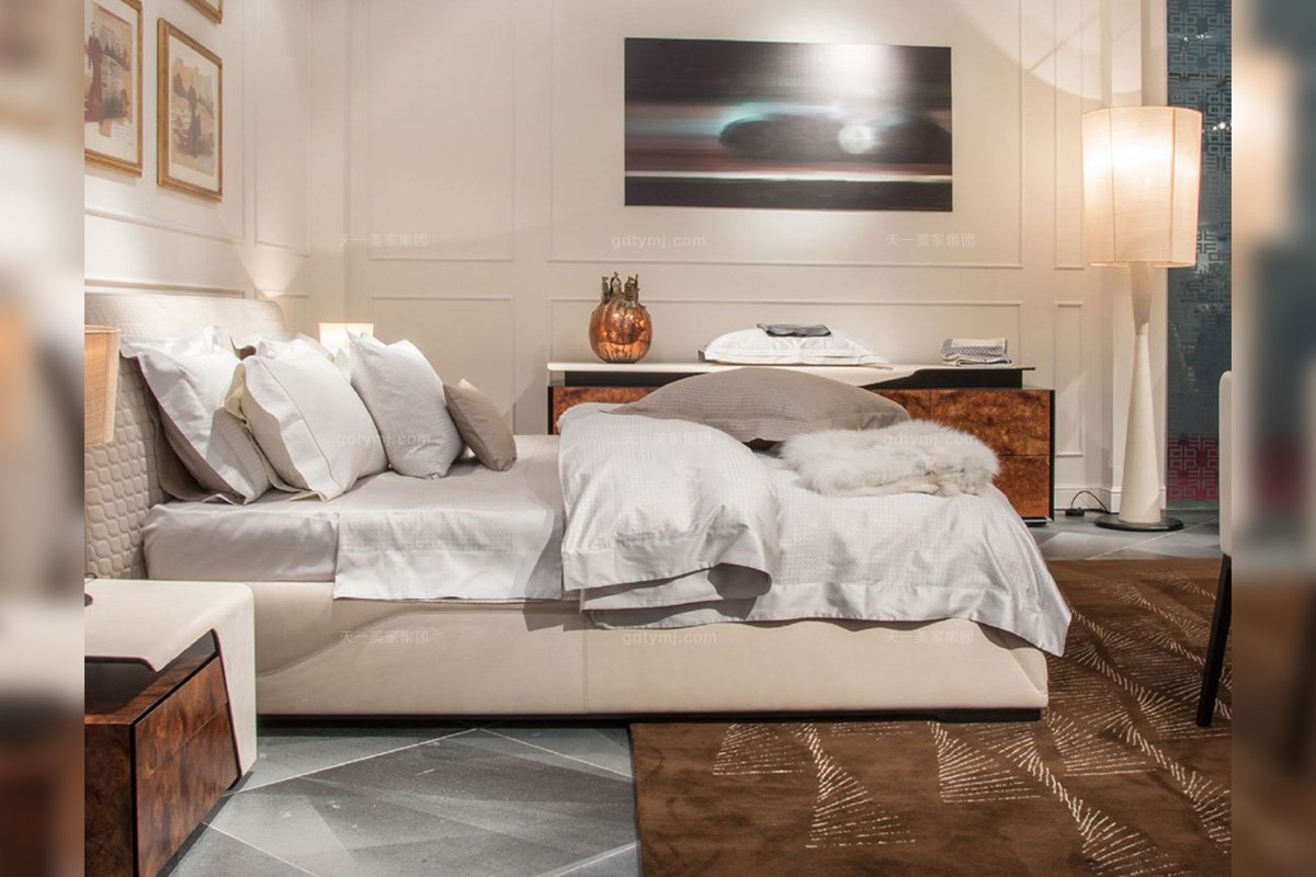 名貴高端輕奢別墅家具品牌臥室現代米白色時尚雙人大床雙人大床
