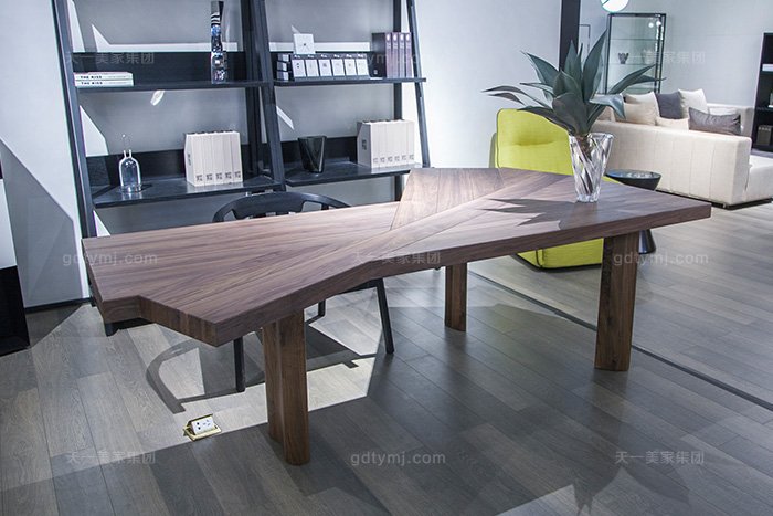 意大利現(xiàn)代極簡(jiǎn)風(fēng)格家具書房高端原木實(shí)木書桌椅組合書桌