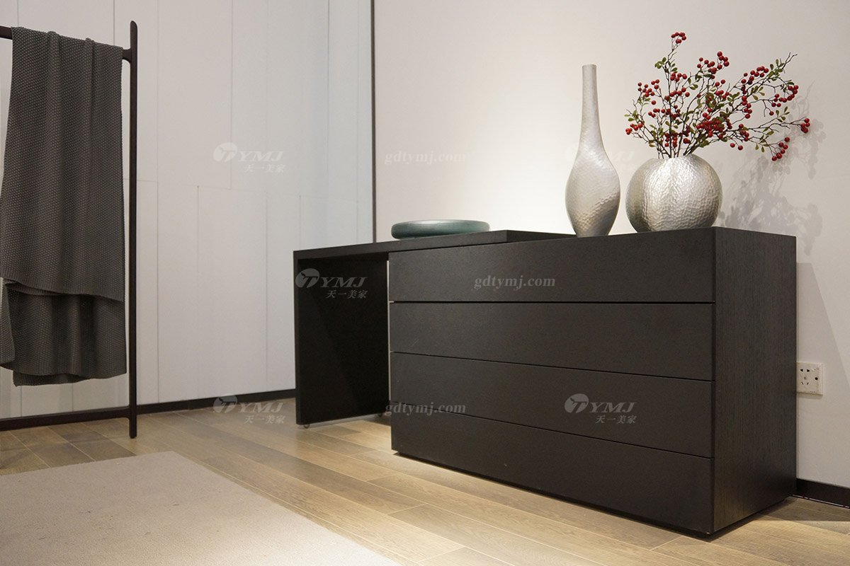 意式極簡風格高端別墅家具現(xiàn)代輕奢時尚客廳實木煙熏黑橡色邊柜LH1526邊柜場景