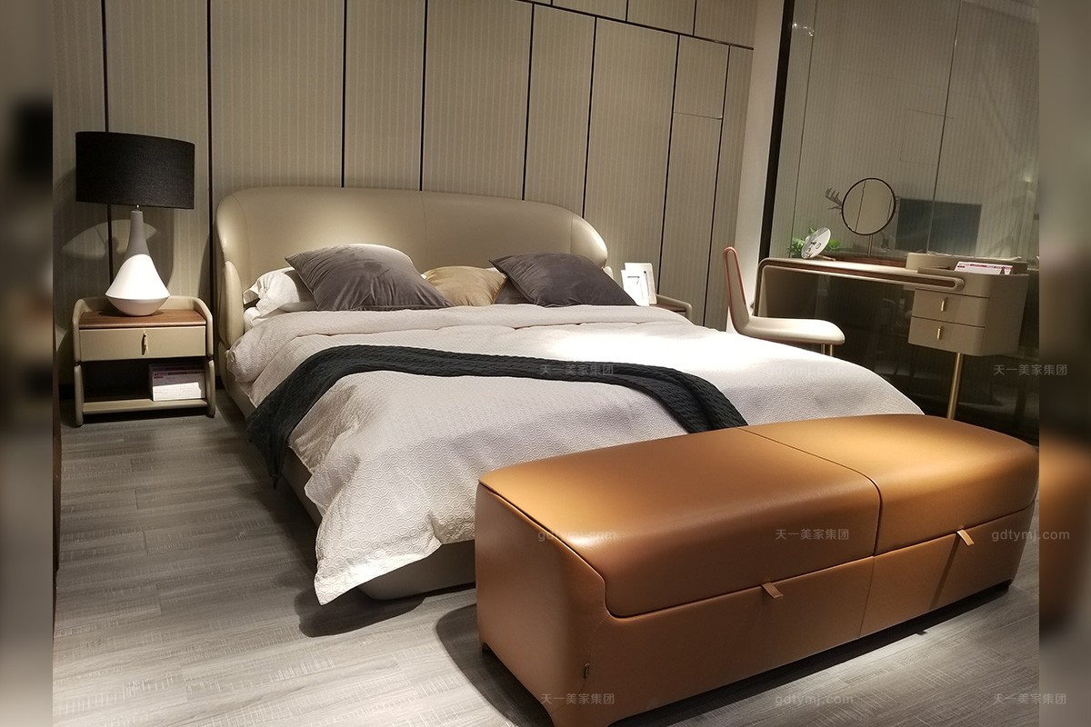 天一美家現代輕奢大床